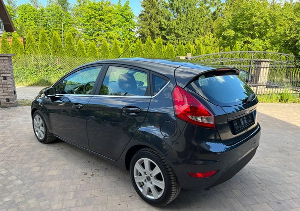 Ford Fiesta cena 27900 przebieg: 112000, rok produkcji 2010 z Rzeszów małe 106